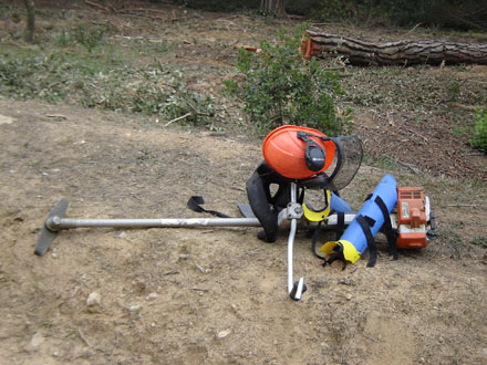 Tercera fase del treball: maquinària utilitzada per realitzar l'estassada del matoll i l'eliminació de restes. Octubre 2007