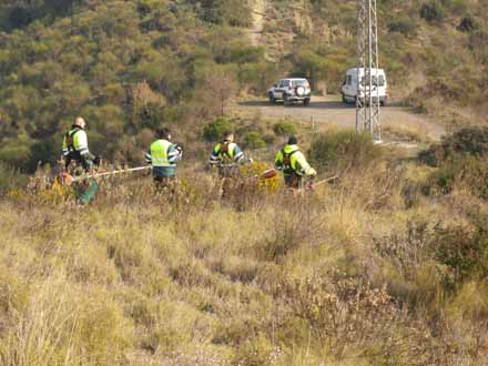 Colla forestal accedint a la zona de treball. Gener 2011