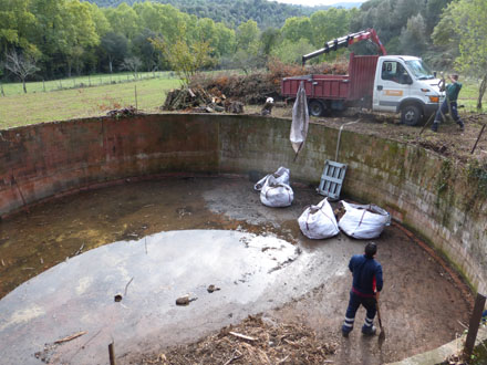 Càrrega i transport de material colmatat. Octubre 2014