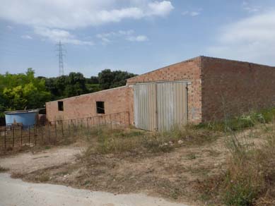 Estat inicial del cobert del ramat d’ovelles que fa el manteniment de sotabosc i zones de vinyes dins el Parc del Foix. Juny 2017