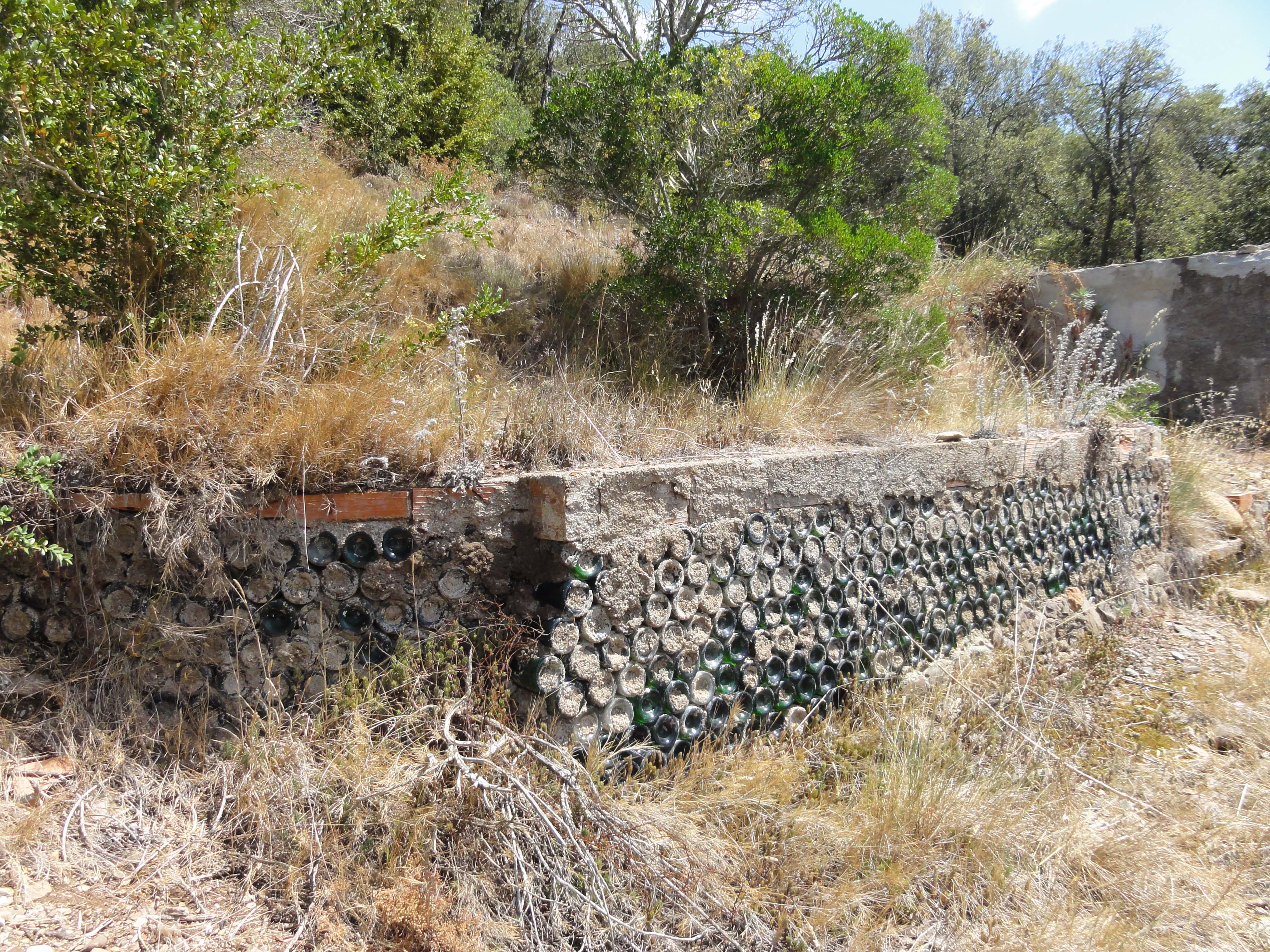 Estat inicial de murs obsolets als voltants de la Mata. Juny 2016